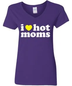 I LOVE HOT MOMS Women's V-Neck T-Shirt